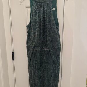 Halston Elegant Green "Agave" Mock
Neck Sleeveless Dress